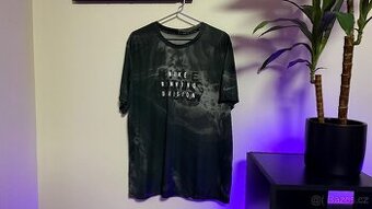 Sportovní triko Nike, L - 1