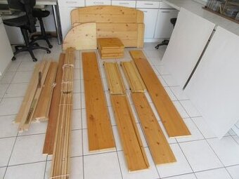 Dřevěná postel z masivu/REZERVACE