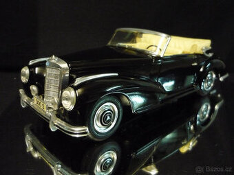 Mercedes Benz 300 S 1955 Maisto 1/18