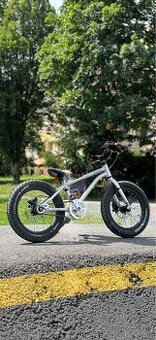 EARLY RIDER Seeker X 16