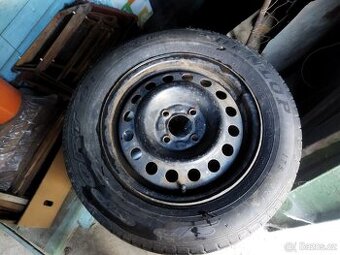 Nepoužitá rezerva 175/70 R14 na disku asi 4x100