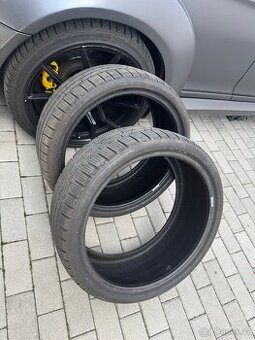 Pneu pirelli zimní r19 235/35 a 295/30