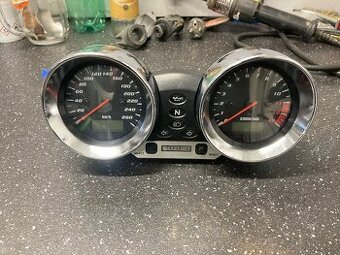 Budíky GSF 1200 S bez poškození