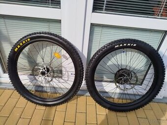 KOLA 27,5 NA MTB , E - BIKE