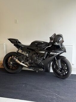 Yamaha YZF R1 2024 - 1