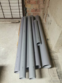 HT odpadní trubky průměru 125. Délka 2m, nové