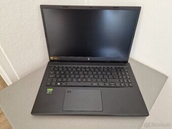 Herní Acer Nitro V15 na filmy internet kancelářské práce atd