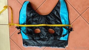 Prosám zimní (teplý) obleček na menšího psa