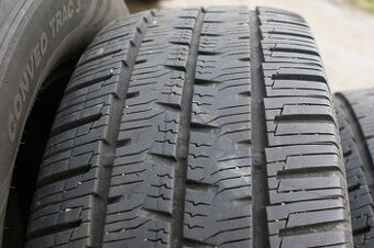 4ks pneu 225/70/15 C 2ks jsou zimni + 2ks celorocni 15C R15