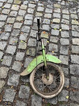 Vidlice, řídítka, kolo a blatník Jawa pionýr 555