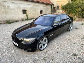 BMW F02 760Li V12 biturbo