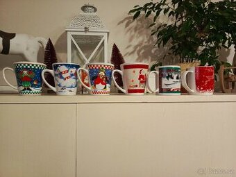 Hrnky s vánočním motivem