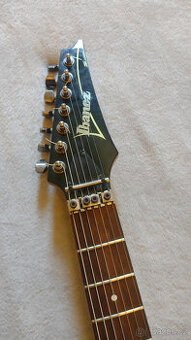 7strunná kytara Ibanez S7320