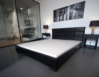 Postel dvoulůžko komplet s matrací a rošty nové