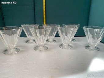 pohárků na zmrzlinu