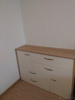 Komoda bila dub sonoma