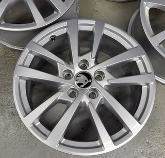Originál 17" Audi A3 Golf 7 Octavia 3 5x112