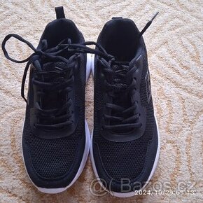 nové tenisky značky umbro