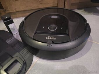 Robotický vysavač iRobot Roomba i7+
