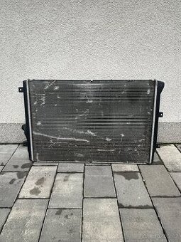 Orig. chladič VW Passat B7 2011 1.6. TDI 3AA121253