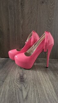 Lakované lodičky vel.38