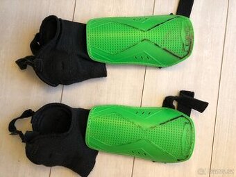 Dětské fotbal. chrániče Kipsta na holeně i kotníky