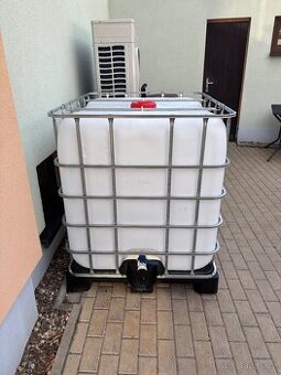 Nádrž na vodu IBC kontejner 1000l - 1