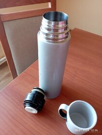 Prodám termosku,tričko pánské.Džíny dámské