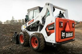 Pujčím pronajmu smykový kolový nakladač Bobcat S530 - 1