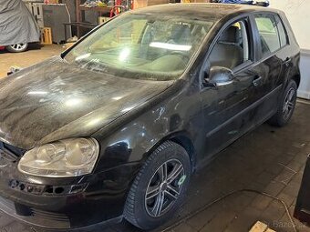 Volkswagen Golf 5 +náhradní motor 160kw