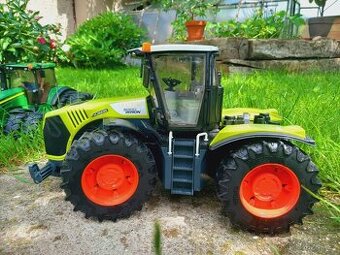 Bruder Claas Xerion 5000 - 1