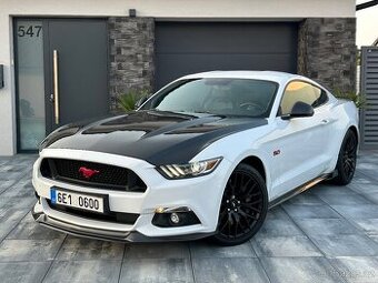 Ford Mustang 5.0Ti-VCT V8 GT nové v ČR 9900km