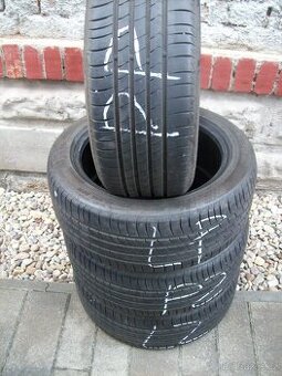 pneu Fabia III Rapid 215.45.16 R16 86H