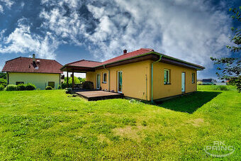 Prodej rodinného domu 4+kk na pozemku 868 m2, obec Škvorec,