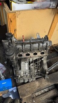 Motor octavia 2 1.6 fsi 85kw