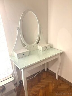 Toaletní stolek IKEA