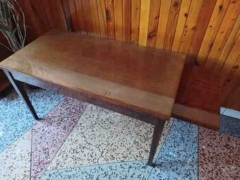 Konfereční stolek s bočním výsuvem