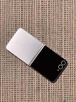 Samsung Galaxy Z Flip6