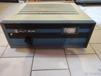 Síťový stabilizátor napětí