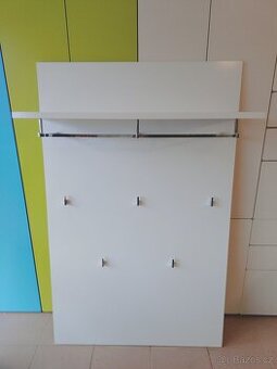 Věšáková předsíňová stěna