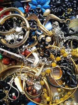 Konvolut retro bižuterie