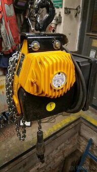 Řetězový elektrický zvedák kladkostroj 1000 Kg