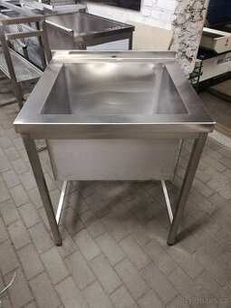 Nerezový gastro dřez