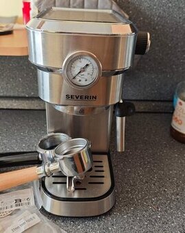 Kávovar (bez napěňovací konvičky) - 1