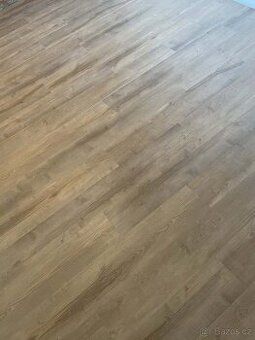 Vinylová podlaha dub