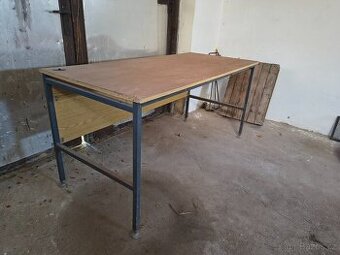 Pracovní stůl 152x70