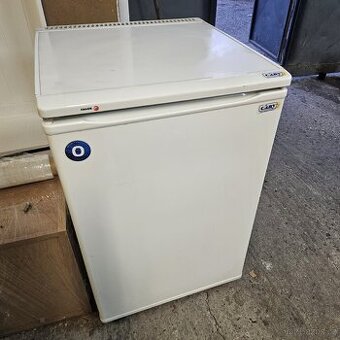 Prodám malou lednici s mrazákem