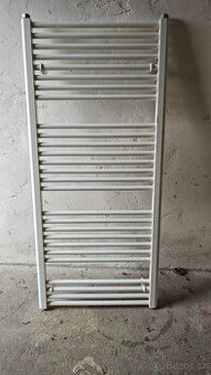 Koupelnový topný žebřík (radiátor) – bílý