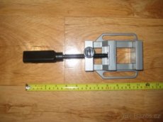 Malý svěrák (svěráček).