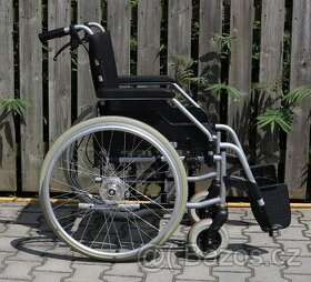 033-Mechanický invalidní vozík Meyra. - 1